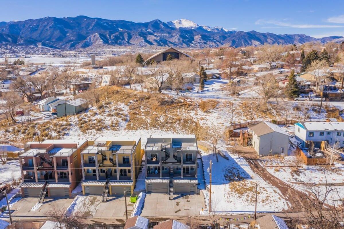 4Bd Home W Rooftop Patio Fire Pit & Mountain Views Colorado Springs Exterior photo