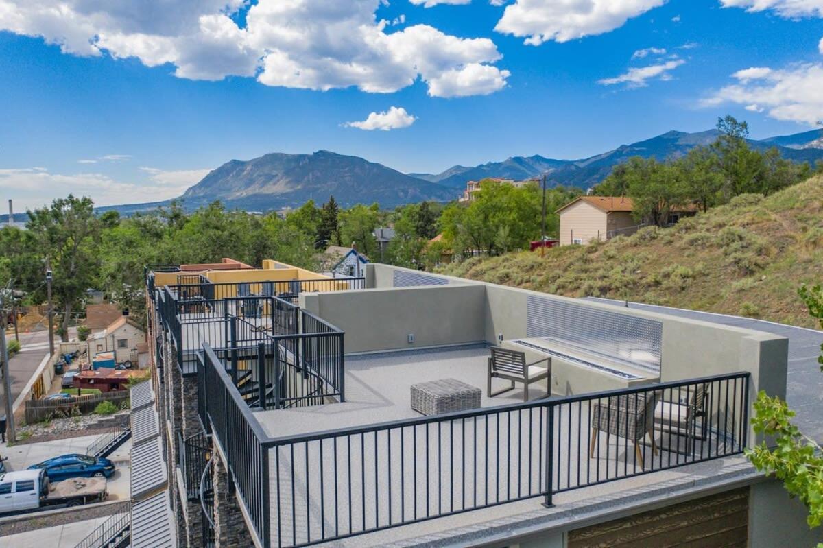 4Bd Home W Rooftop Patio Fire Pit & Mountain Views Colorado Springs Exterior photo